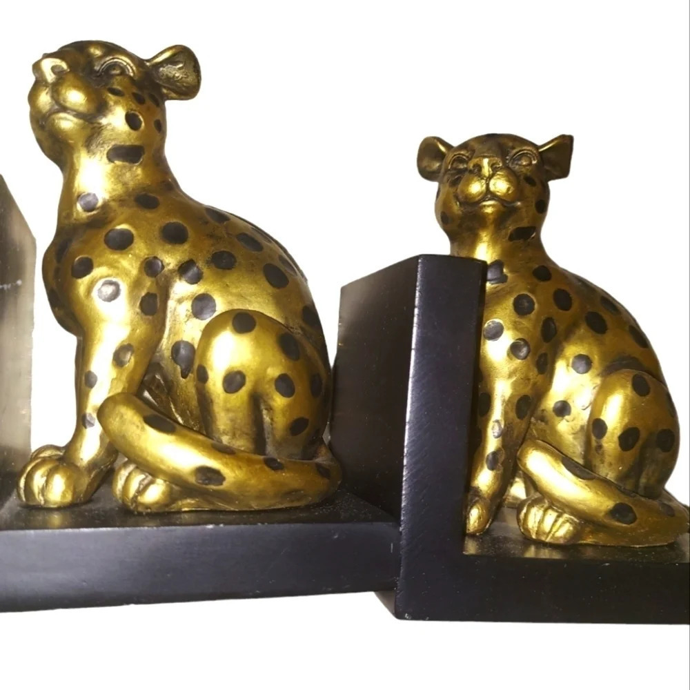 Set of Two Right Side Leopard Bookends